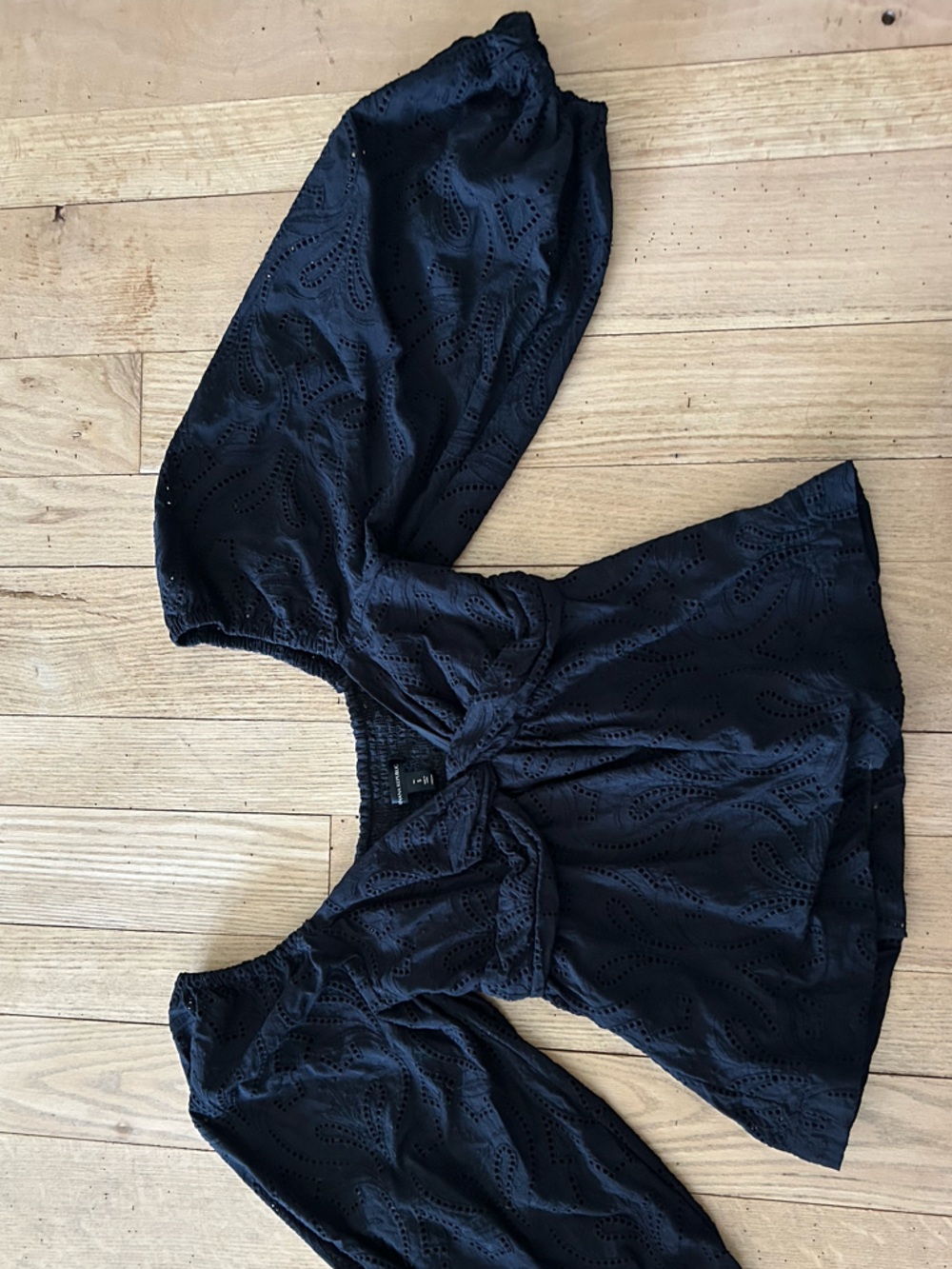 Banana Republic Black Eyelet Twist-Front Top in Small Tall